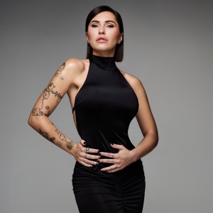 Sanremo 2026, Serena Brancale in gara con il brano “Qui con me”