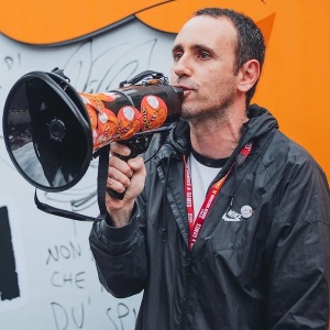 Zerocalcare annuncia la sua nuova serie animata: “Due spicci” arriverà su Netflix nel 2026