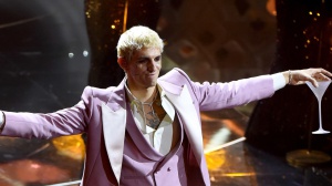 Achille Lauro a Sanremo, sorprese e colpi di scena in piazza Colombo