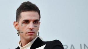 Achille Lauro, con il nuovo singolo Io e te in uscita domani firma la colonna sonora di Anni da cane