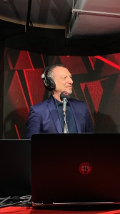 Amadeus a RTL 102.5: “Chiara Ferragni sarà sola sul palco e non posso dire altro…”