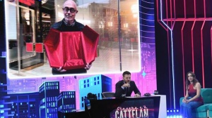 Angelina Mango ritrova la custodia del premio di Sanremo, ecco dov'era