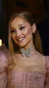 Ariana Grande denuncia il furto di materiale inedito: avviata un'azione legale