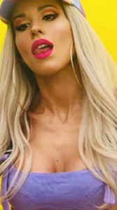 Baby k festeggia 1 miliardo di views su YouTube