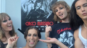 Bagno di folla per i Måneskin a Circo Massimo: nel pubblico anche Angelina Jolie