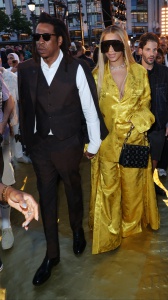 Beyoncé e Jay-Z, ecco i rari scatti durante una cena con gli amici a Beverly Hills