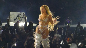 Beyoncé sfida Taylor Swift e annuncia il film del Renaissance tour. Ecco il trailer 
