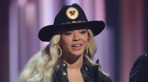 Beyonce attaccata da Lily Allen: “La cover di Jolene è molto strana”