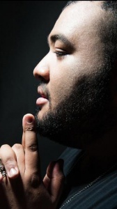 Big Boy, ospite oggi di Radio Zeta, racconta il suo nuovo singolo "Rollercoaster"