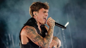 Blanco, viaggio a piedi di 42 km per il lancio del disco “Ma”