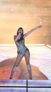 Canta durante il concerto di Taylor Swift, licenziato addetto alla sicurezza