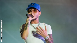 Capo Plaza racconta il successo del suo ultimo tour con un vlog