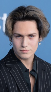 Chase Hudson e Dove Cameron sono fidanzati? Spunta una foto insieme