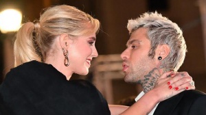 Chiara Ferragni a Parigi all’insegna della moda: nude look, la foto diventa virale sui social