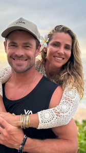 Chris Hemsworth e la moglie Elsa Pataki nel commovente video virale 