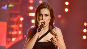 Clara chi è: la cantante in gara a Sanremo, Mare Fuori, l’album d’esordio
