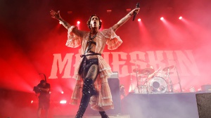 Coachella, i Måneskin sul palco infiammano il festival californiano senza dimenticare la guerra: "Free Ukraine, fuck Putin"