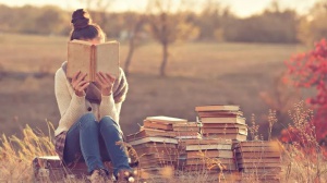 Dai banchi di scuola alla realtà digitale: il rapporto della generazione Z con la lettura tra passato e futuro