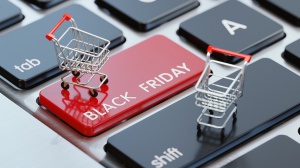 Dal Black Friday al Panic Saturday, come evitare fregature online nel mese dei saldi