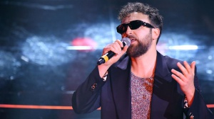 Dargen D’Amico a Radio Zeta: “Finalmente il mio nuovo album Nei Sogni Nessuno è Monogamo”