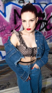 Ditonellapiaga su Radio Zeta lancia il suo nuovo album Flash 