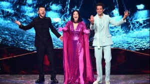 Eurovision, dalla standing ovation per l’Ucraina al “porca vacca” di Laura Pausini: il resoconto della prima semifinale