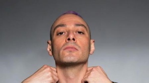 Fabri Fibra a Radio Zeta: “Dopo cinque anni di hype, torno e racconto il mio caos interiore”
