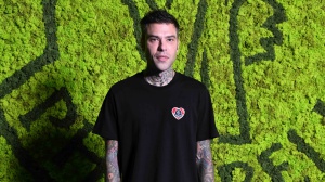 Fedez lancia un appello sui social e chiede più investimenti contro il disagio mentale