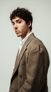 Fulminacci torna a Sanremo e annuncia il nuovo album “Calcinacci”