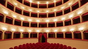 Generazione Z, teatro e cultura: i giovani alla scoperta della nuova drammaturgia