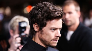 Harry Styles rinvia tre concerti a causa di una brutta influenza