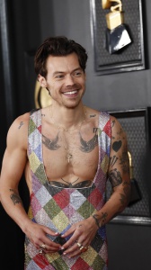 Harry Styles si prepara al lancio di Aperture, il nuovo singolo in arrivo domani, 23 gennaio 