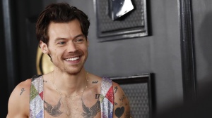Harry Styles si prepara al lancio di Aperture, il nuovo singolo in arrivo domani, 23 gennaio 