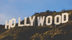 Hollywood in rivolta! È iniziato oggi lo sciopero degli sceneggiatori. Cosa sta succedendo?