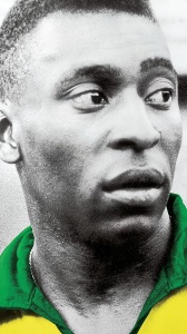 I migliori libri da leggere per ogni età, diamo uno sguardo a “Lewis Hamilton, la biografia” e a “Pelé, l'autobiografia”