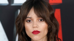 Jenna Ortega è single: "L'idea delle relazioni mi stressa".