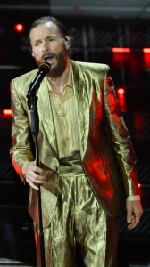 Jovanotti apre il tour nei palazzetti. Il re della festa è tornato!  