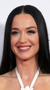 Katy Perry, le sue foto al Met Gala ingannano il web: "Realizzate con l'Intelligenza Artificiale"