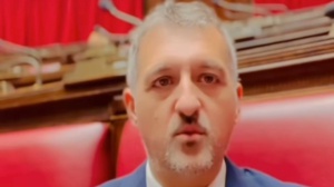 L'intelligenza artificiale arriva a Montecitorio, ecco l'esperimento del deputato Paolo Emilio Russo
