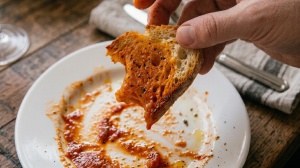 La BBC torna a parlare del nostro paese, spiegando al mondo intero l’arte segreta della scarpetta