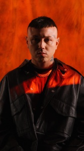 Lazza al Radio Zeta Future Hits live 2023: “Correte a comprare i biglietti, non ve ne pentirete. Sono carico!”