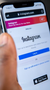 Le domande anonime spopolano su Instagram! Ecco come fare per usare il nuovo trend dell’estate 2022