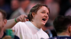 Lewis Capaldi e Ellie MacDowall: gita a Hollywod con i genitori del cantante! 