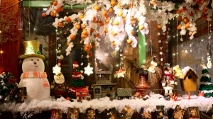 Libri da leggere per ogni età, diamo uno sguardo a “Delitto ai mercatini di Natale” e a “Secret Santa”