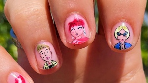 Lifestyle: il 2021 è l’anno della “men-icure”, la nail art maschile che spopola tra le star e sui social 