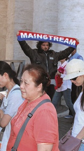 Mainstream, 10 anni dopo: il disco che ha riscritto l'idea di normalità