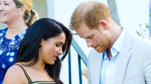 Meghan Markle e il principe Harry si scambiano effusioni alla partita dei Los Angeles Lakers! Ecco le foto