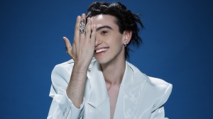 Michele Bravi, "Falene" è il suo nuovo singolo
