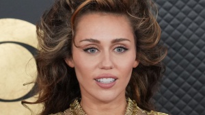 Miley Cyrus omaggia Hannah Montana e diventa leggenda Disney 