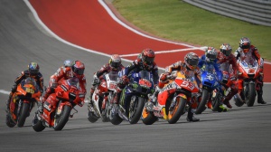 MotoGP 2022, si parte dal Qatar: chi sono i favoriti e chi le possibili sorprese. Con un vuoto ingombrante…